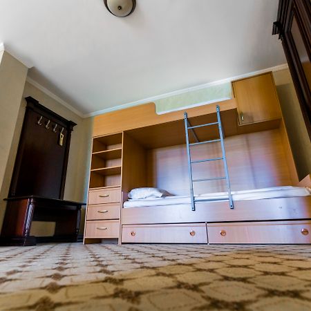 Hotel Golden House Craiova Kültér fotó
