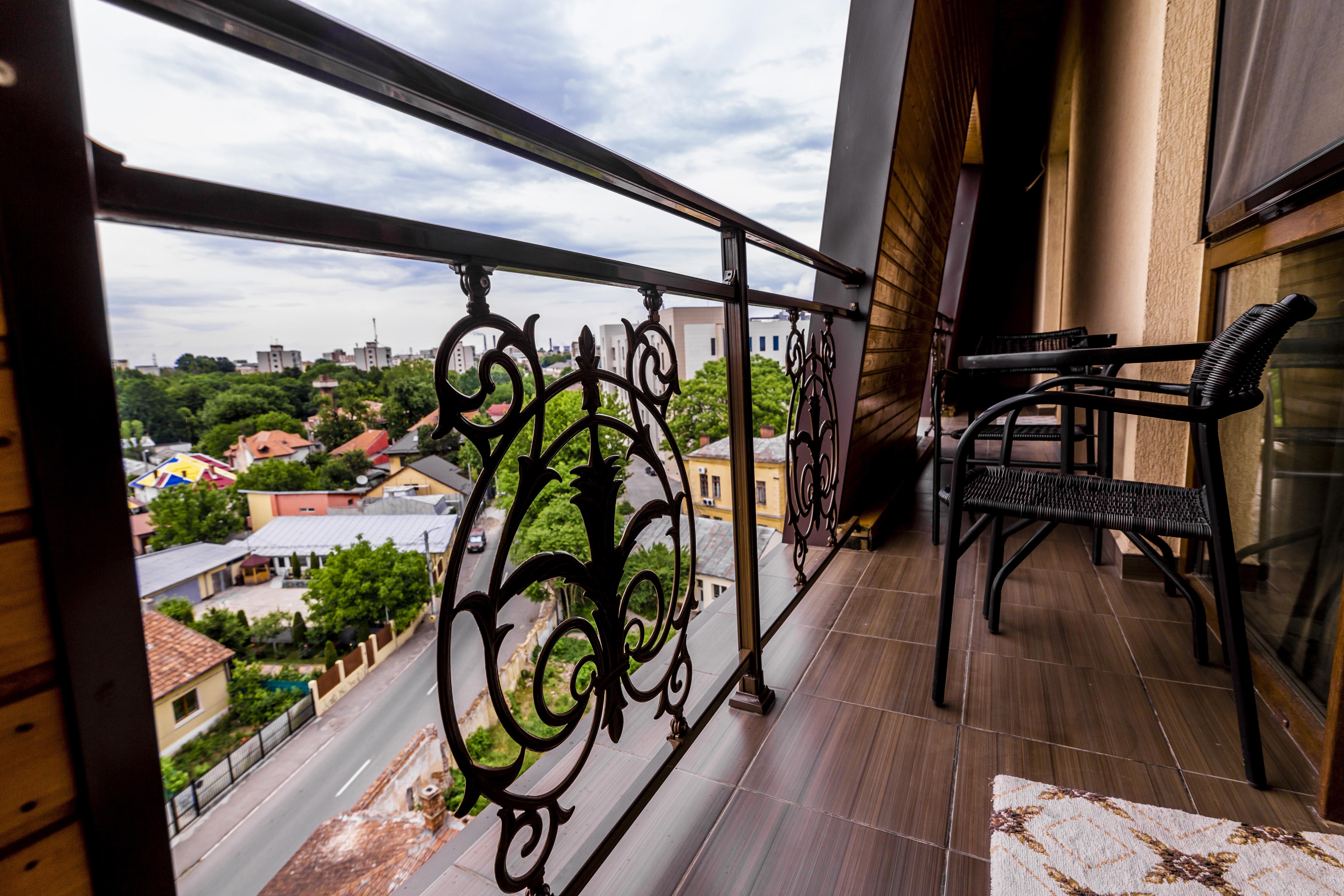 Hotel Golden House Craiova Kültér fotó