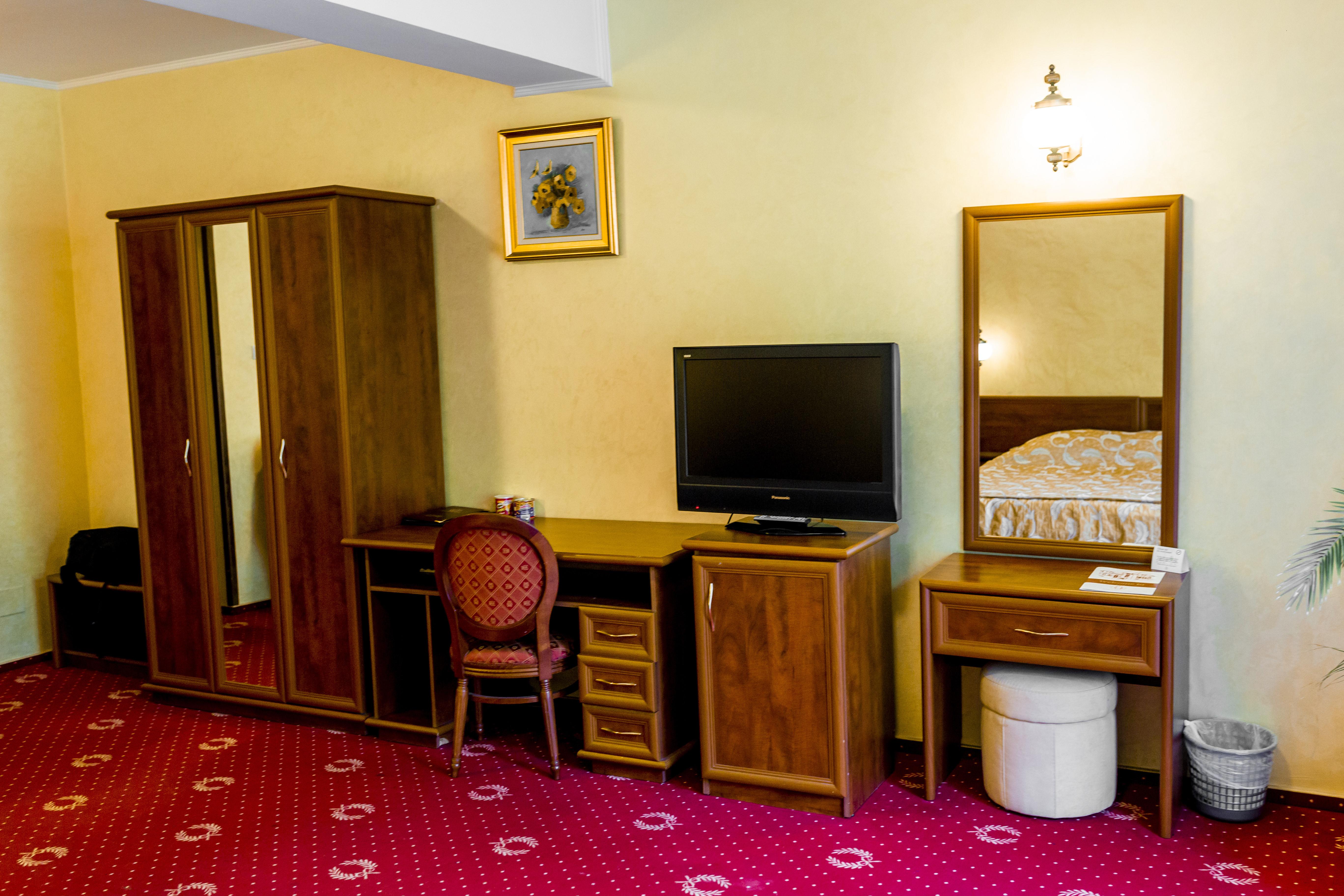 Hotel Golden House Craiova Kültér fotó