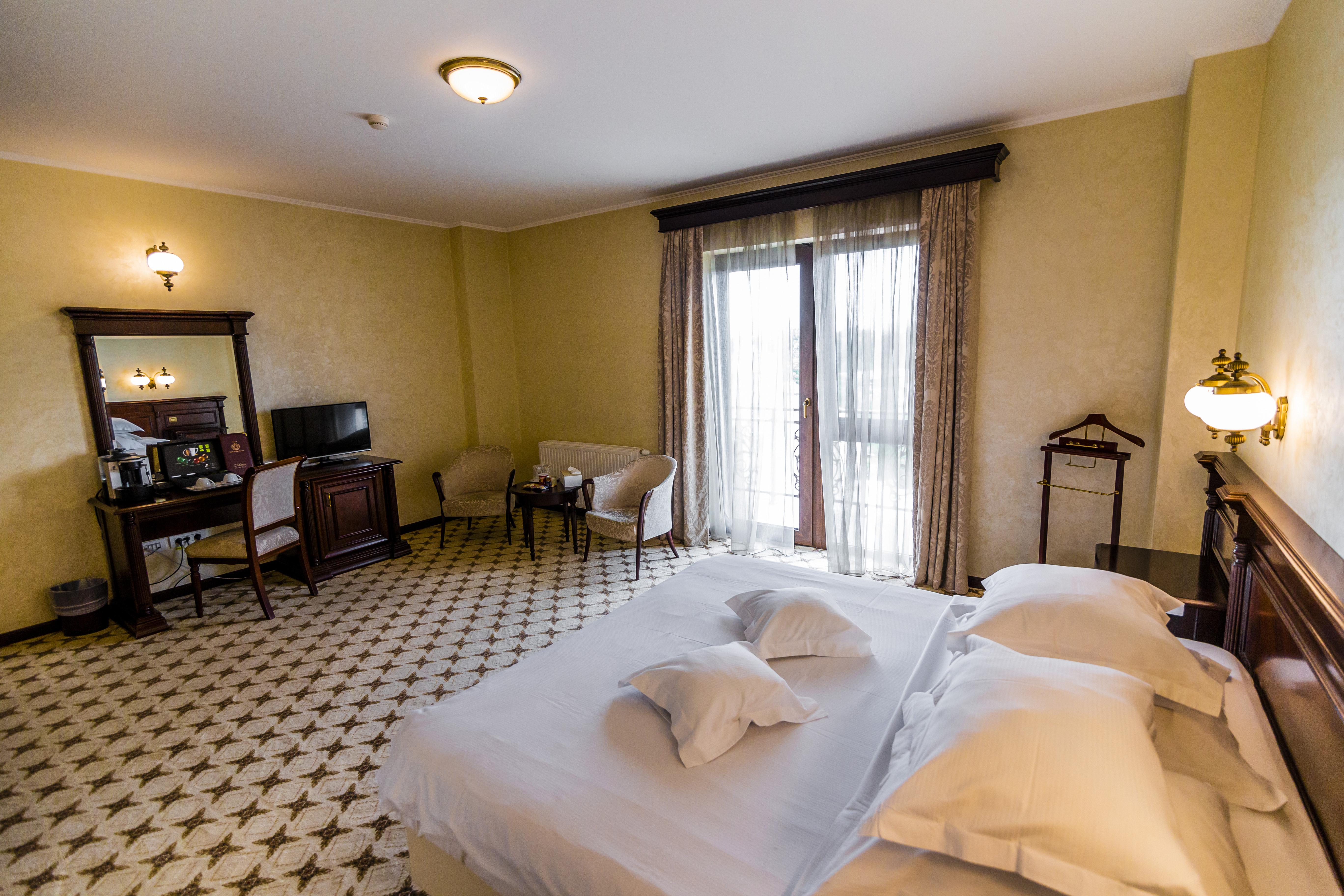Hotel Golden House Craiova Kültér fotó