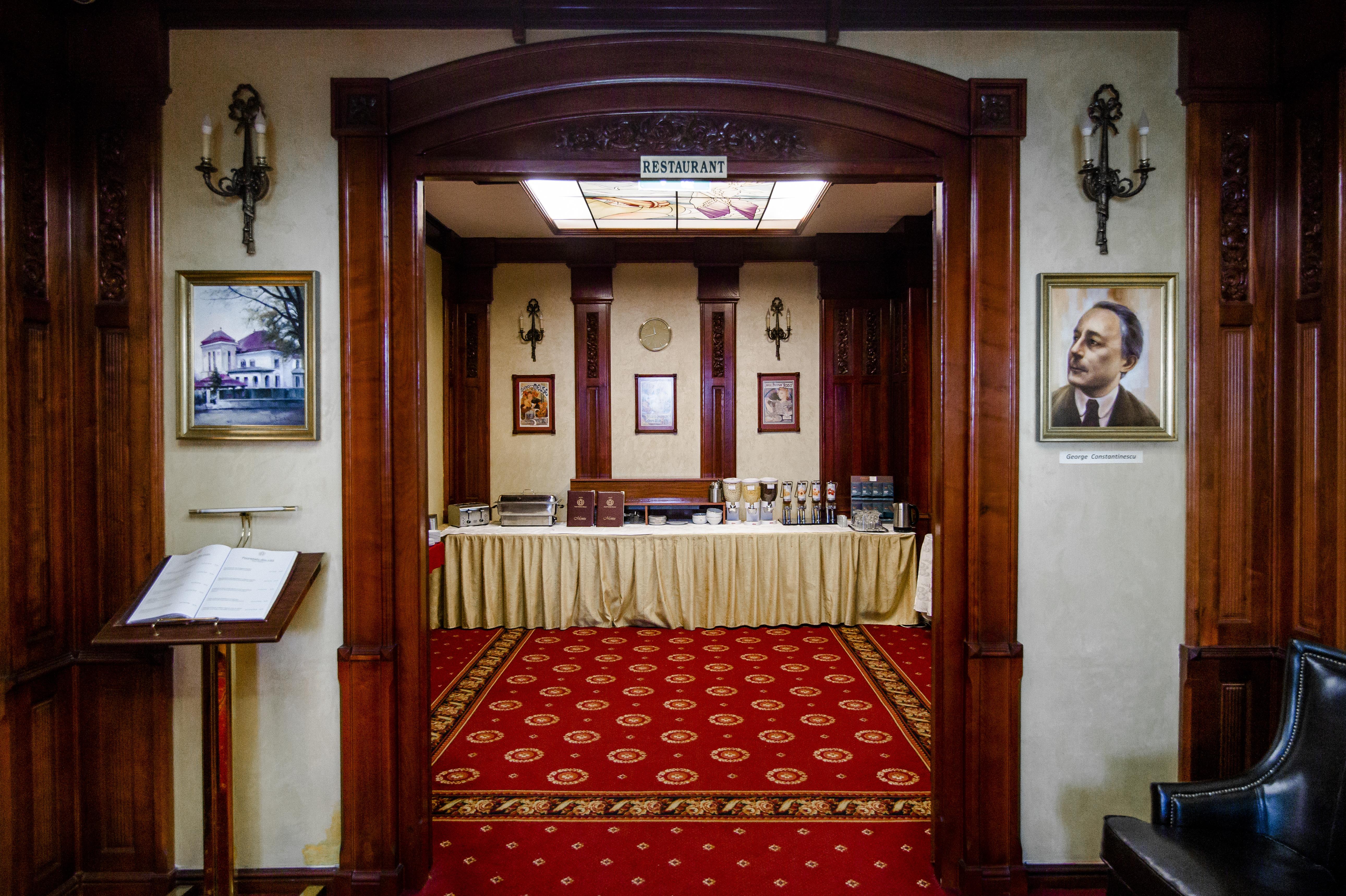Hotel Golden House Craiova Kültér fotó
