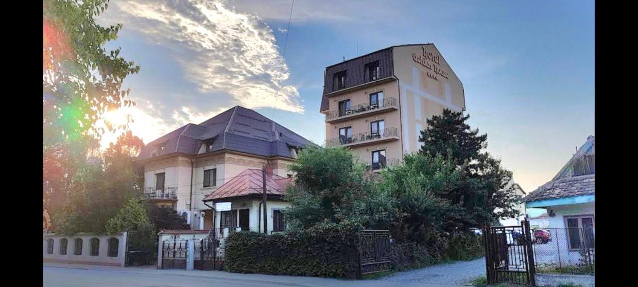 Hotel Golden House Craiova Kültér fotó