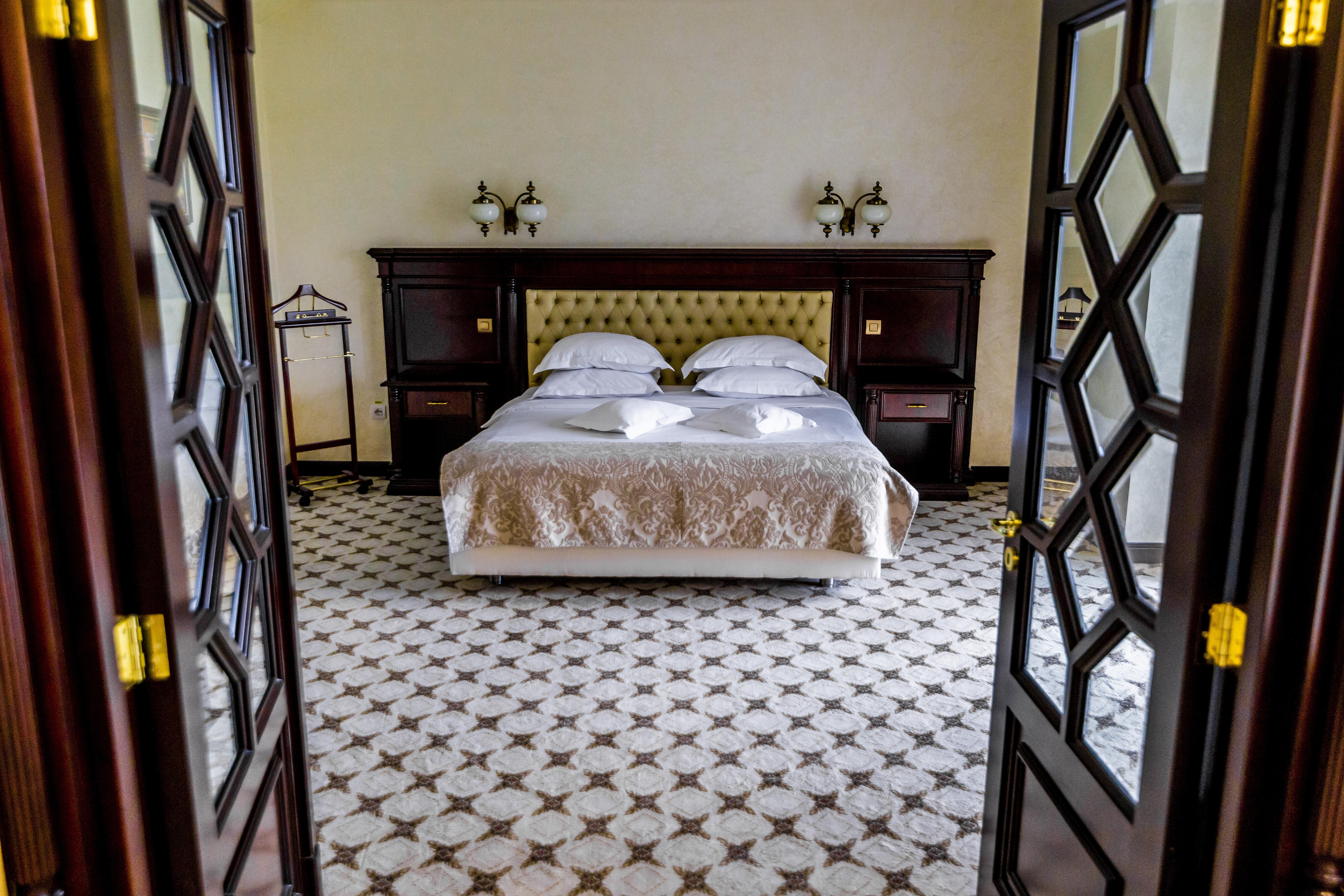Hotel Golden House Craiova Kültér fotó