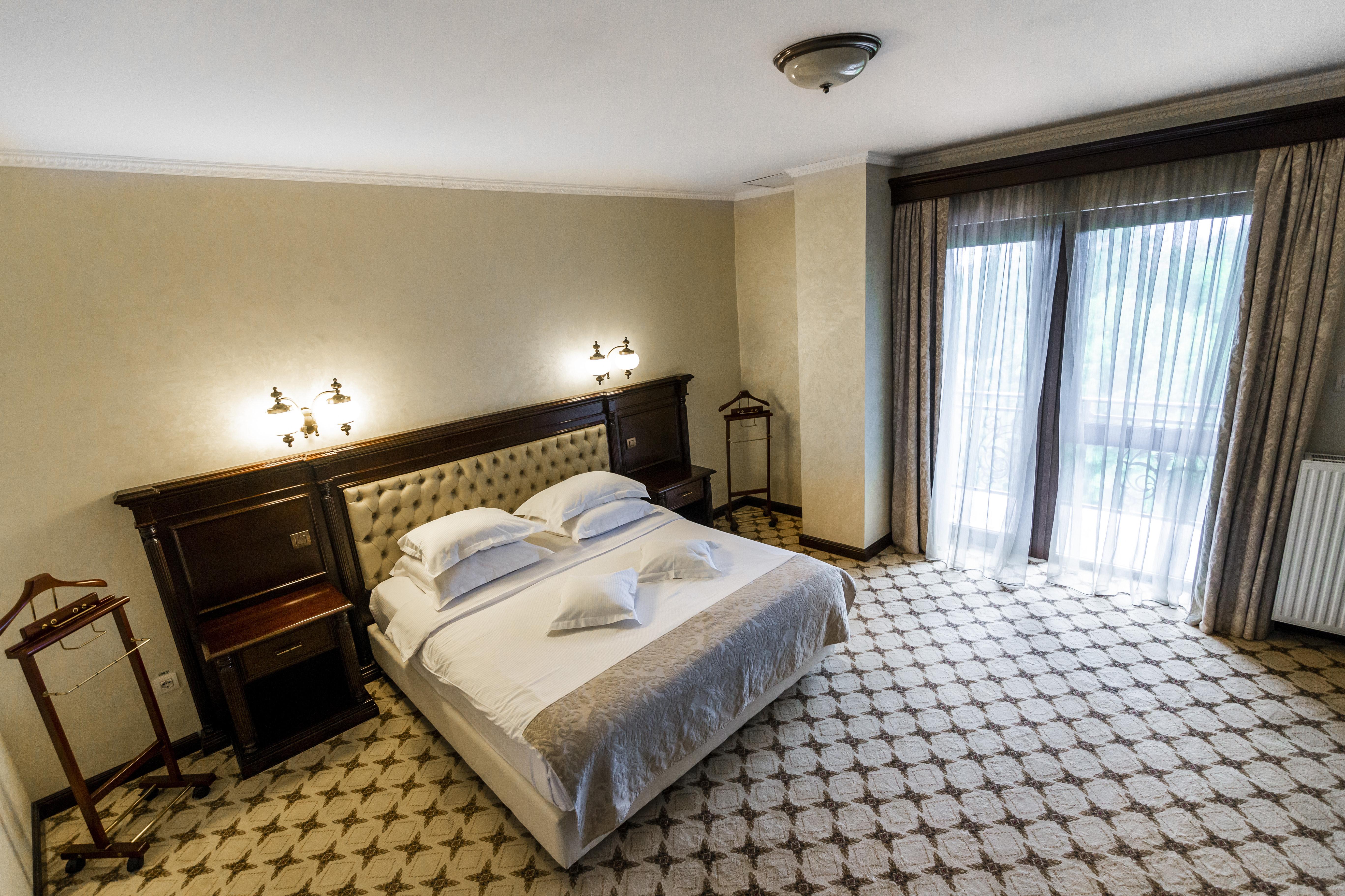 Hotel Golden House Craiova Kültér fotó