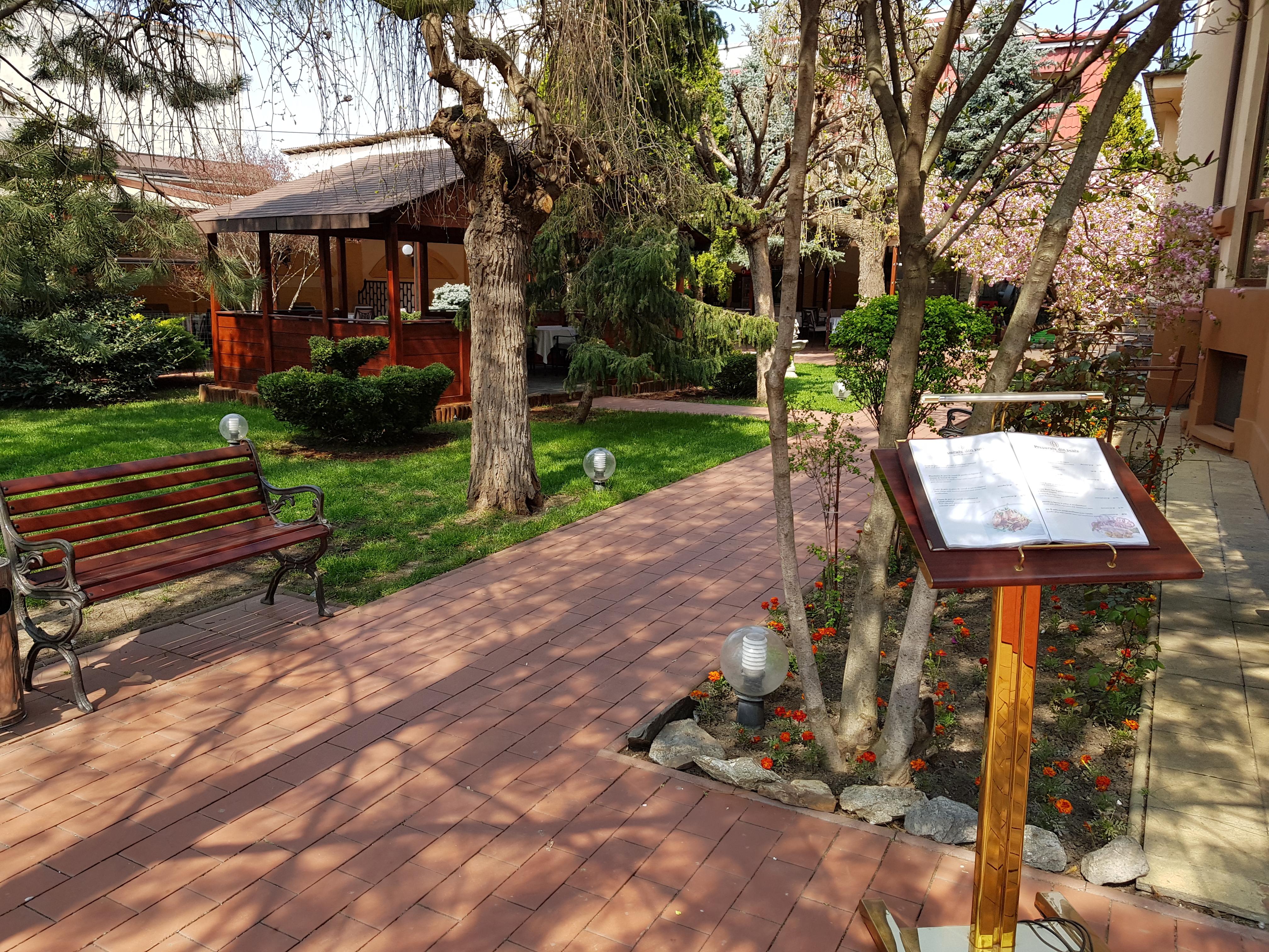 Hotel Golden House Craiova Kültér fotó