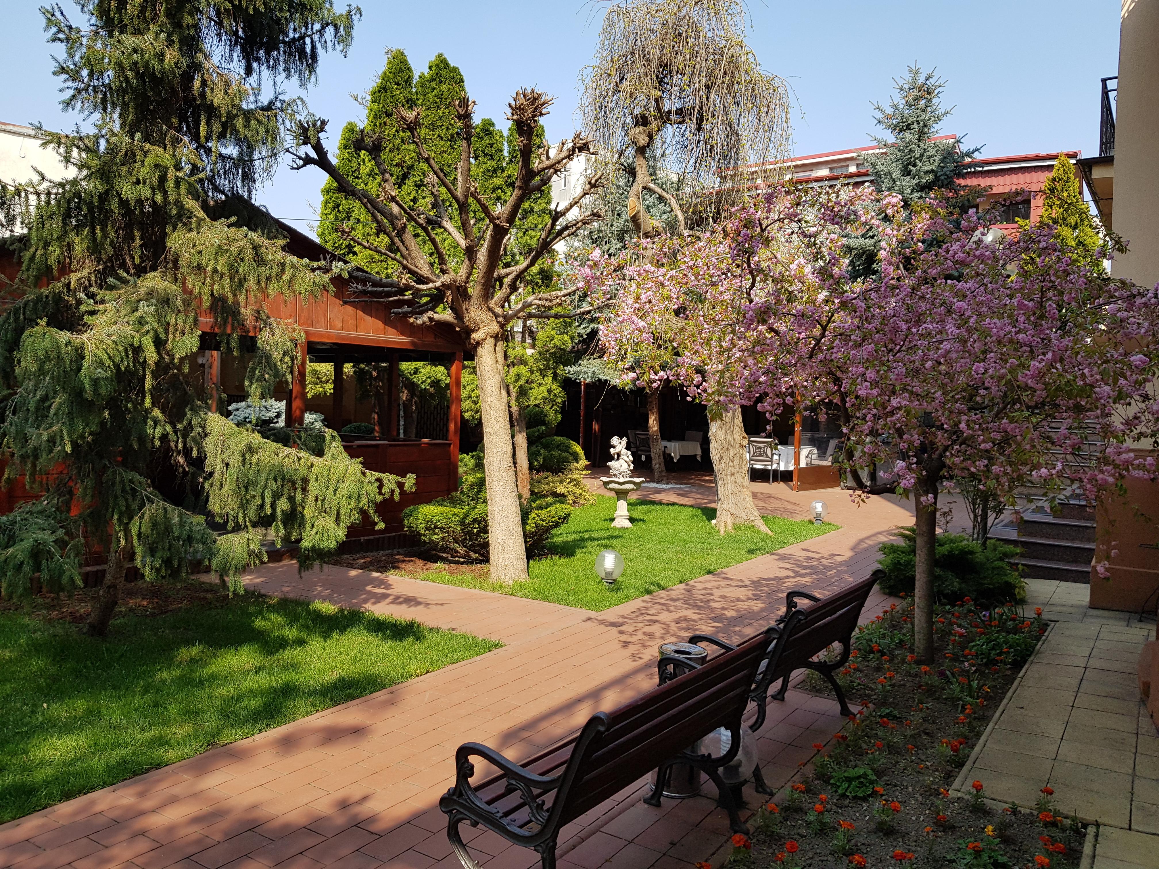 Hotel Golden House Craiova Kültér fotó