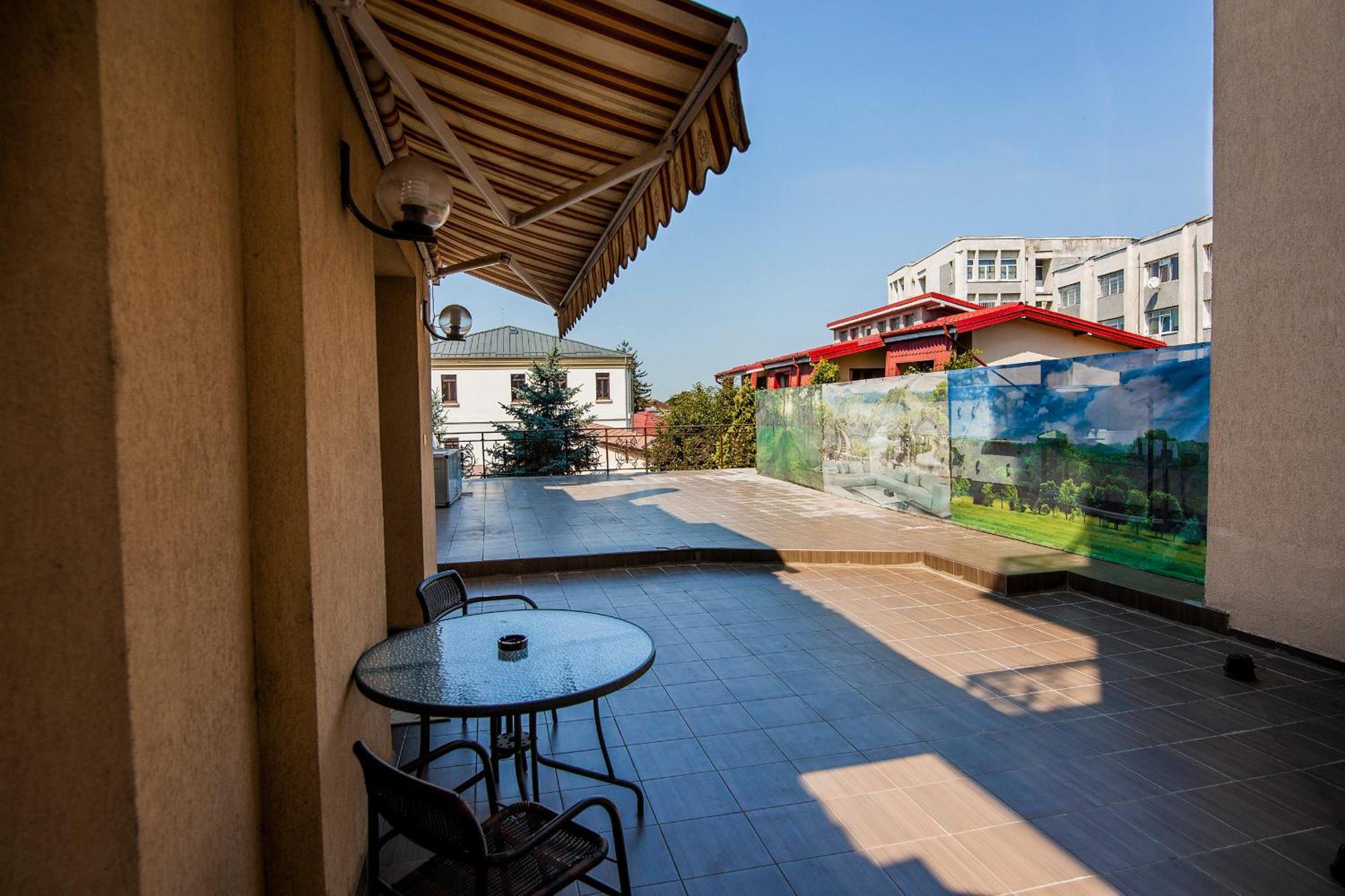 Hotel Golden House Craiova Szoba fotó