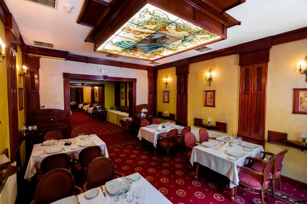 Hotel Golden House Craiova Kültér fotó