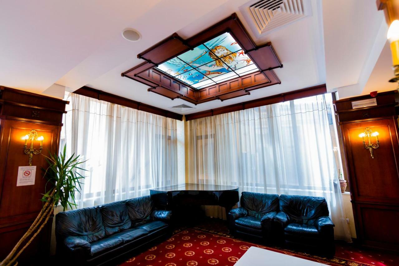 Hotel Golden House Craiova Kültér fotó