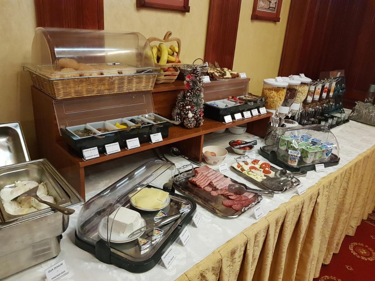 Hotel Golden House Craiova Kültér fotó